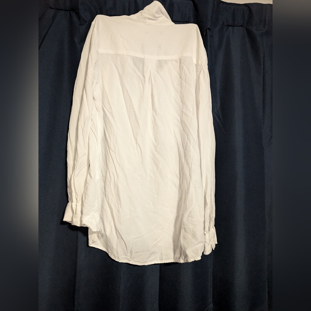 Casa Cabana Lightweight White Button Up - Picture 2 of 4